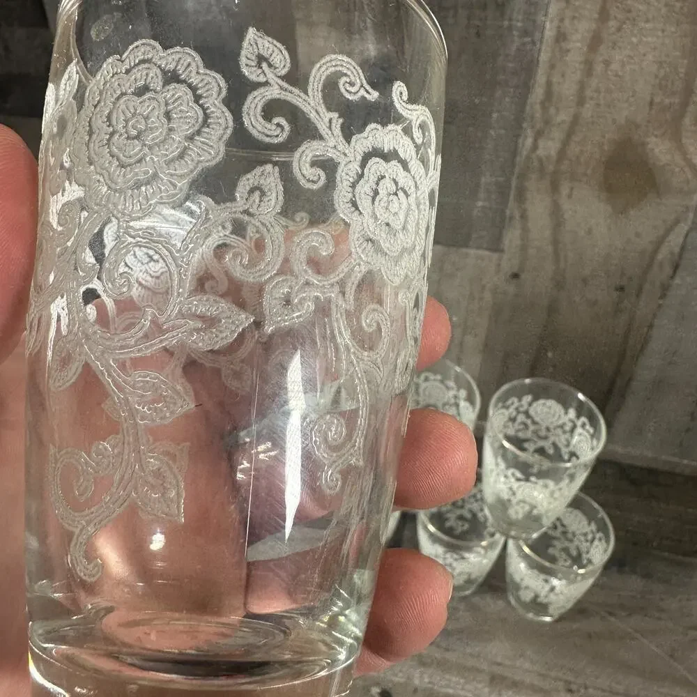 Set of‎ 8 MCM LACE Highball Glasses White Stenciled Floral Lace Gold Trim